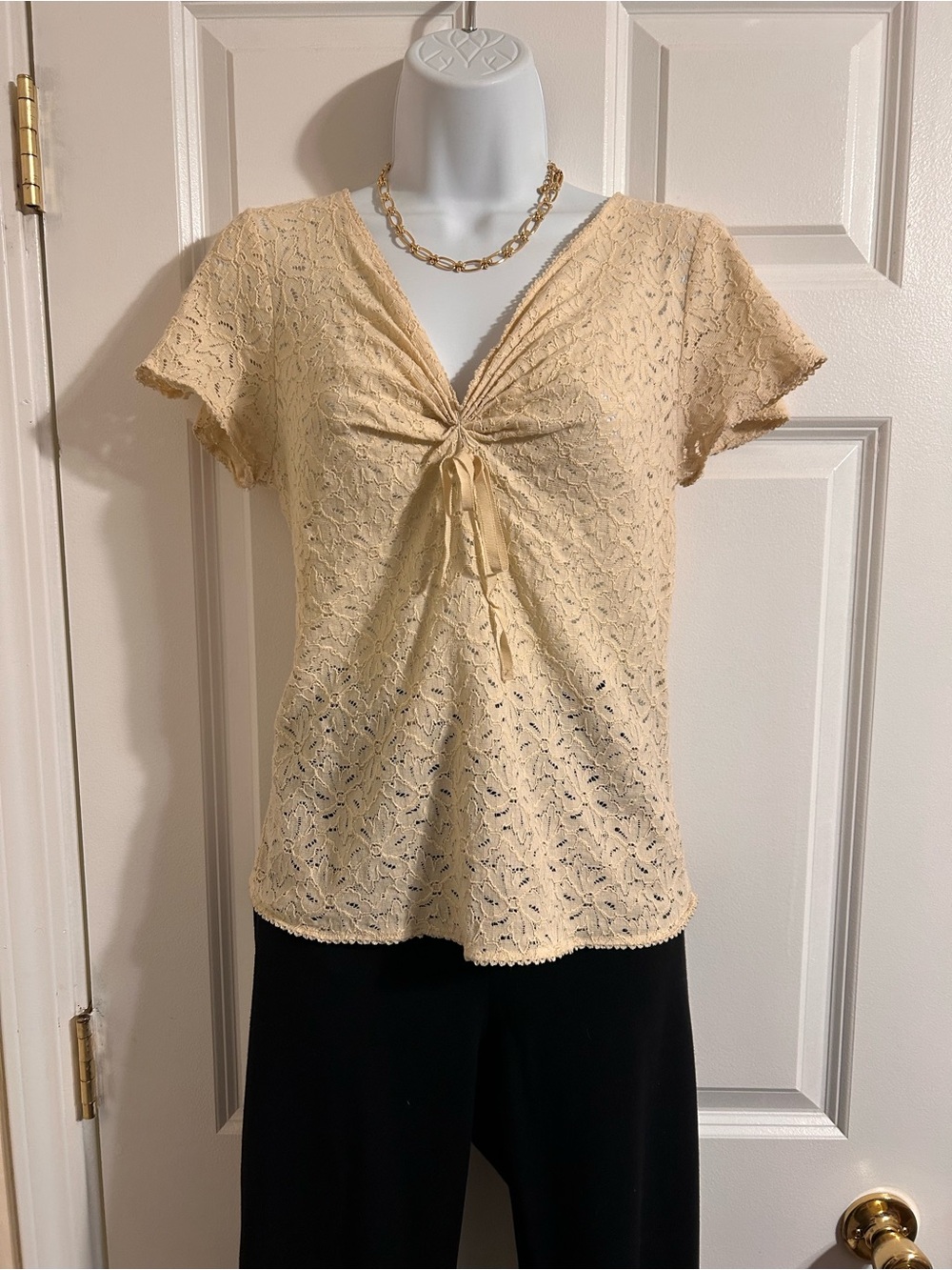 Banana Republic Lace Tie-Front V-Neck Top in Light Cream
